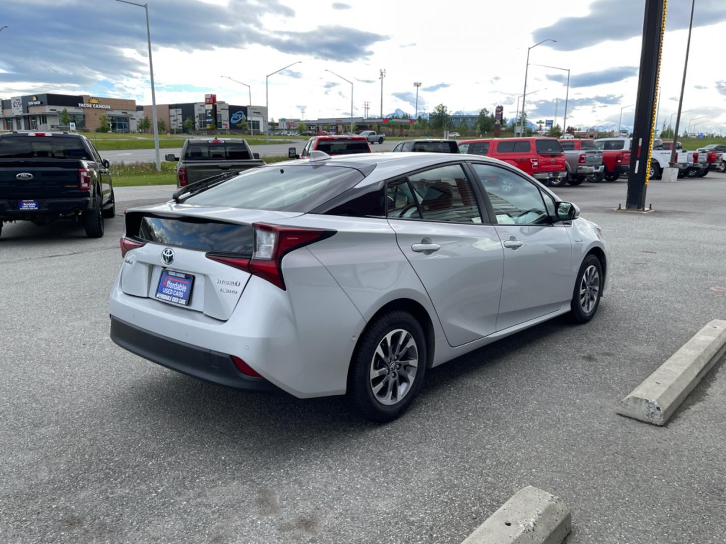 2019 SILVER TOYOTA PRIUS Limited (JTDKARFU8K3) with an 1.8L engine, Continuously Variable transmission, located at 1960 Industrial Drive, Wasilla, 99654, (907) 274-2277, 61.573475, -149.400146 - Photo#3